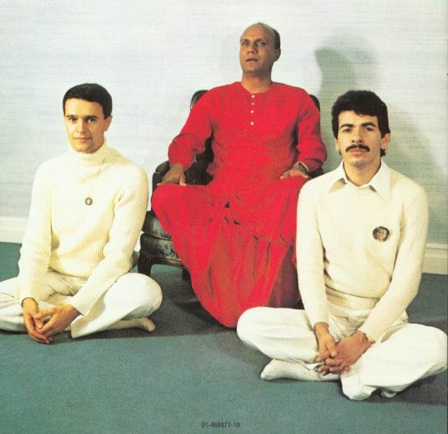 Swingville Carlos Santana & John McLaughlin Love, Devotion
