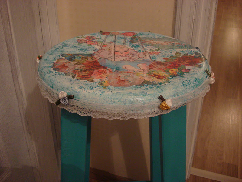 <strong>ŞEHNAZCA</strong> HOŞGELDİN KIZ BEBEK TABURESİ