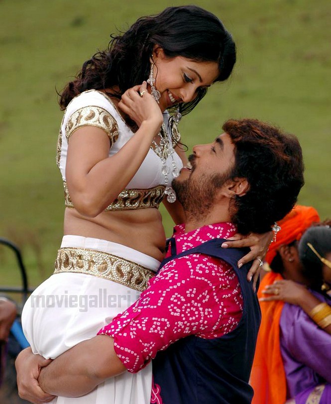 Tamil Actress Sheryl Brindo Masala Pics
