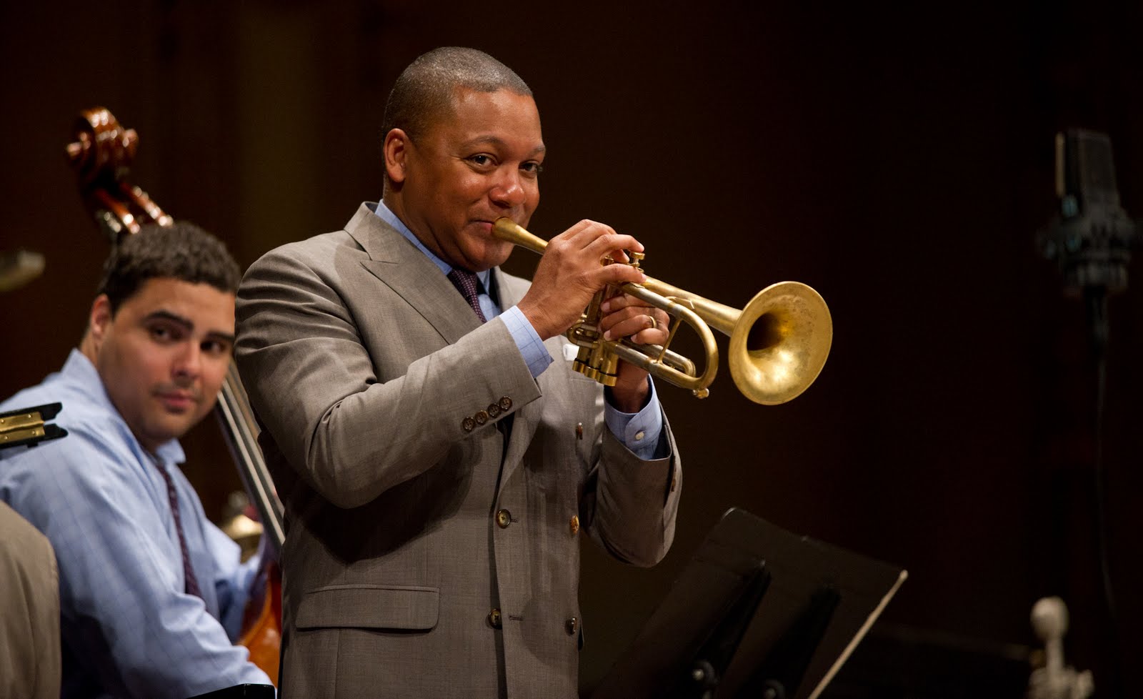 http://4.bp.blogspot.com/-cf8-lSjnd2M/Tgja-su68NI/AAAAAAAAAGQ/io05g2bVlVg/s1600/Wynton+Marsalis+CC%25281+of+1%2529.jpg