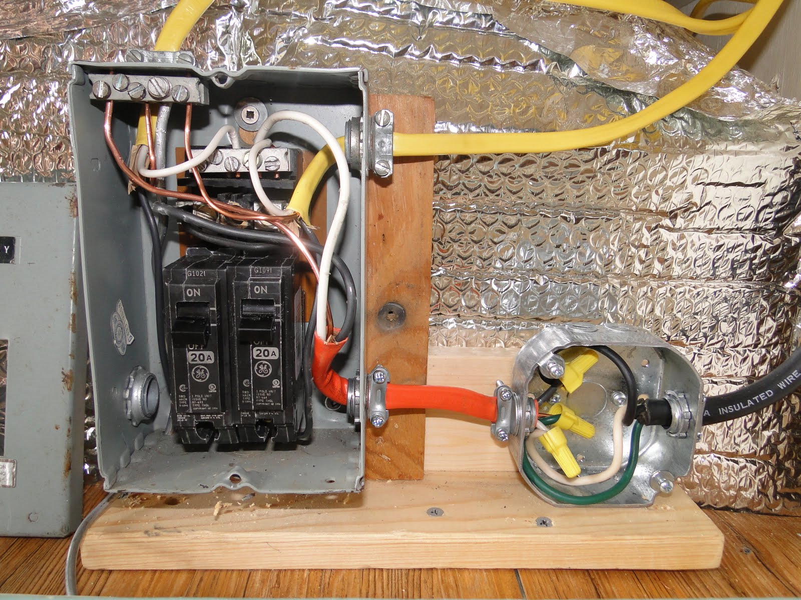 Southern Chick and a Trailer: Electrical System