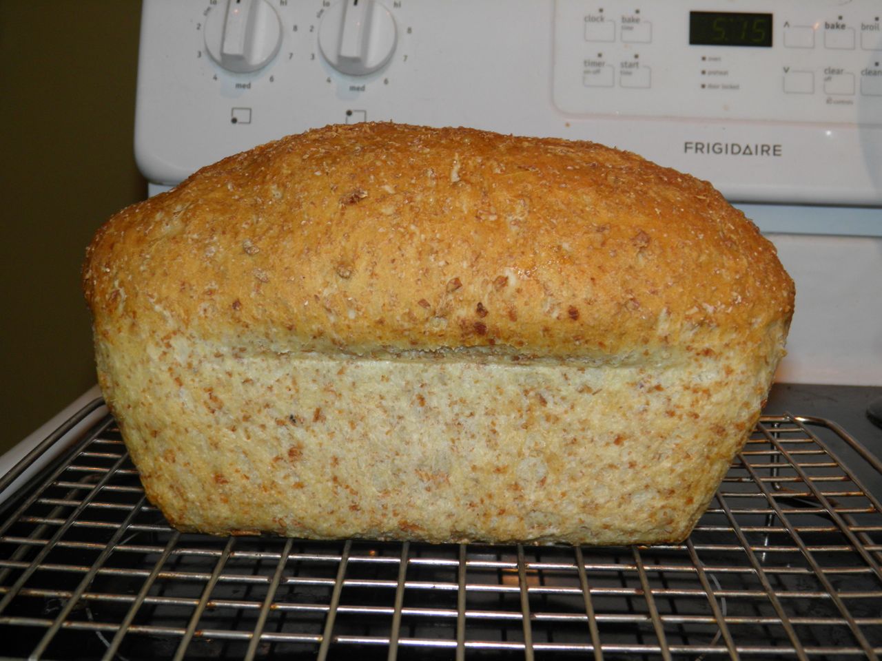 Docaitta Lifestyle Honey & Steel Cut Oat Bread