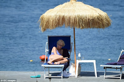 69 year old actress Helen Mirren shows off body in swimwear