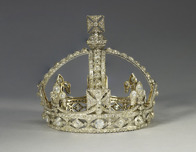 3Victorias-Small-Diamond-Crown.jpg