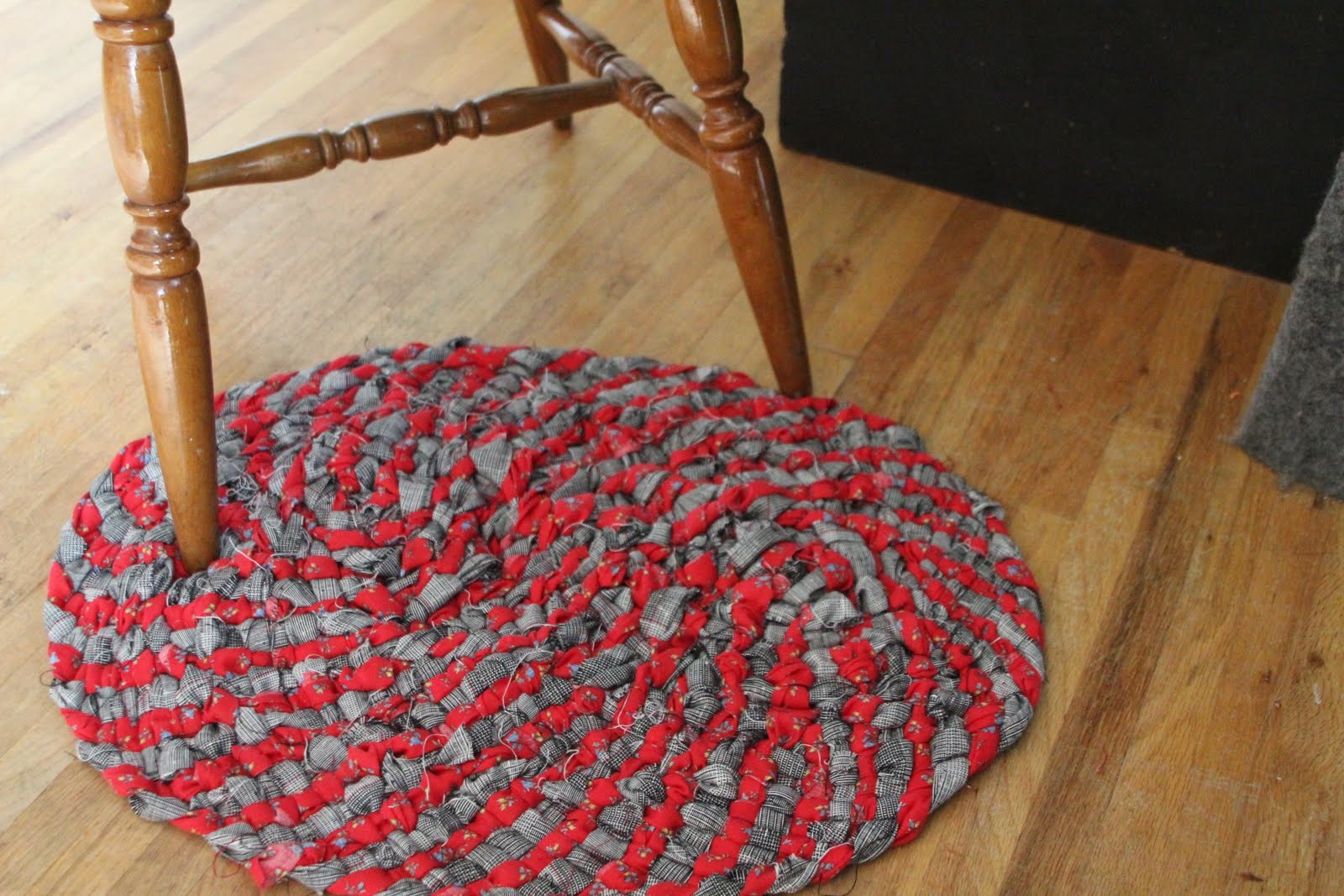 Sunbeam Mom at home at school at play My first no sew rag rug!