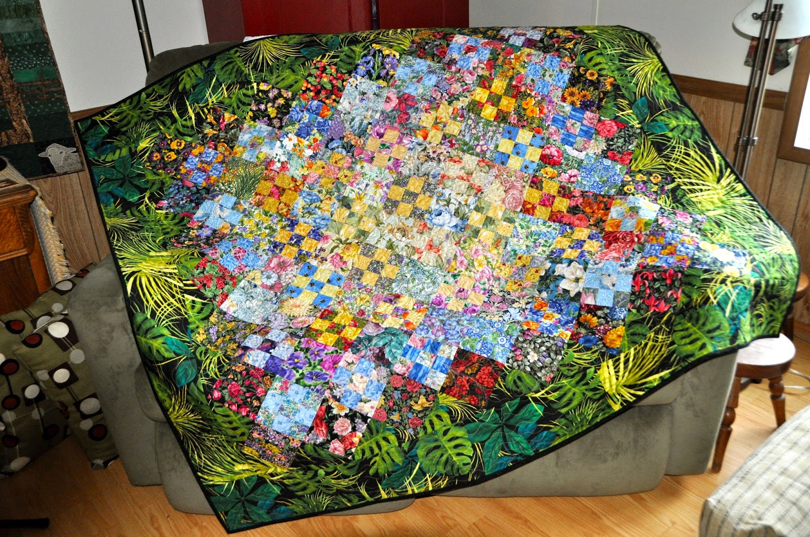 LuAnn Kessi Wildflowers Quilt.....Under the Needle