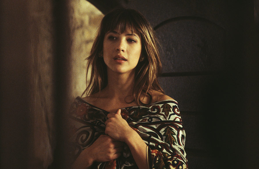 Elektra+king+the+world+is+not+enough