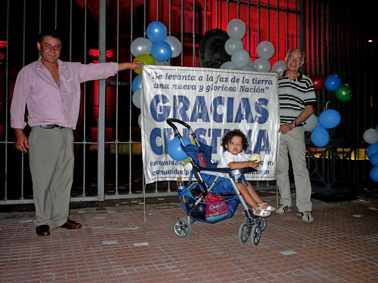 Por supuesto en esta ocasión no podía faltar "nuestra pequeña militante"