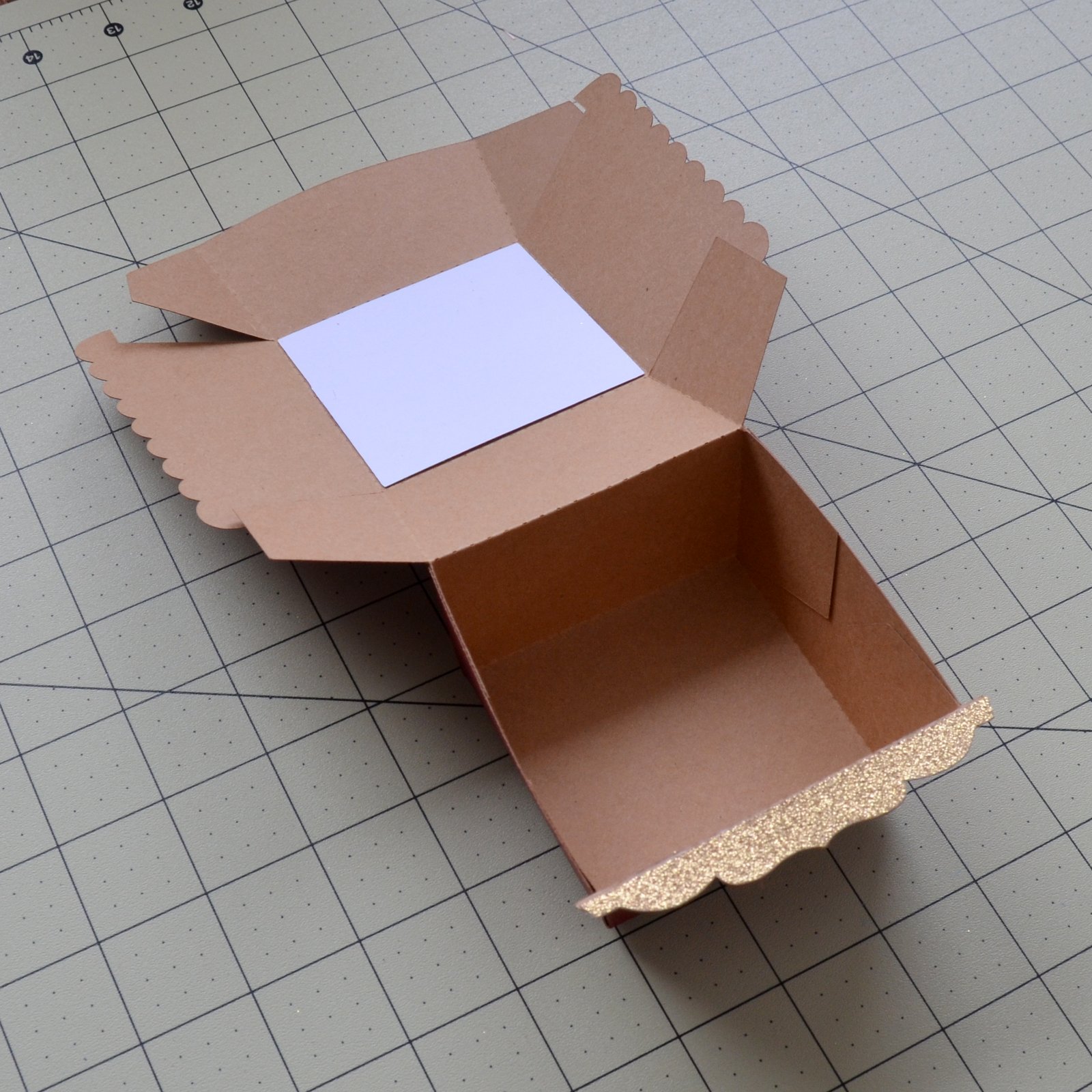 Samantha Walker's Imaginary World Heart Lace Clam Shell Box Tutorial