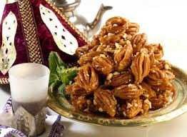 حلويات رمضان 2013:طريقة تحضير شباكية البشنيخة لذيذة وبمكونات بسيطة وغير مكلفة بالصور حلويات رمضان 2013:طريقة تحضير شباكية البشنيخة لذيذة وبمكونات بسيطة وغير مكلفة بالصور