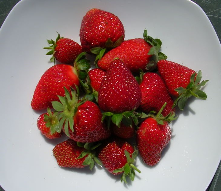 MY KITCHEN IN SPAIN STRAWBERRIESLOCAVORE'S DELIGHT