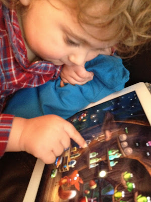 Ben having fun making music in the Fox Studio Little Fox Music Box, options, iPad, iPhone app