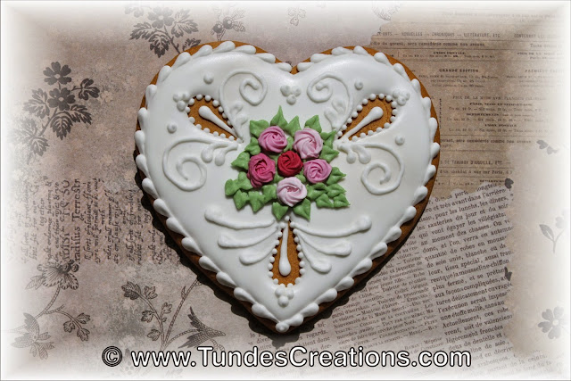 Gingerbrad heart with swirl roses by Tunde Dugantsi