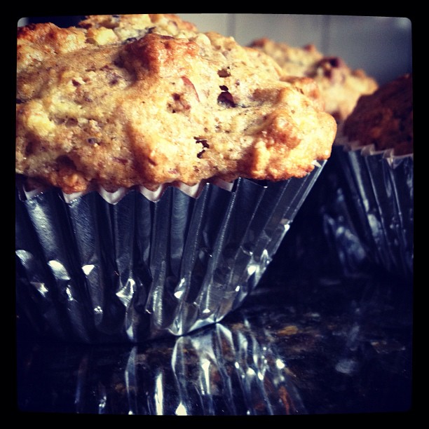 eric&elizabeth Whole Wheat Flax & Apple Muffins