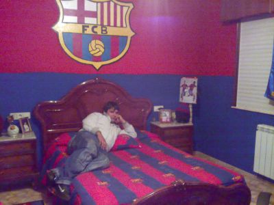 Estudio de la emancipación: saturado del real madrid y del barÃa Camas del real madrid para habitaciones