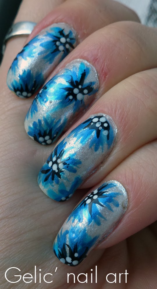 Gelic' nail art Cornflower nail art for Germany