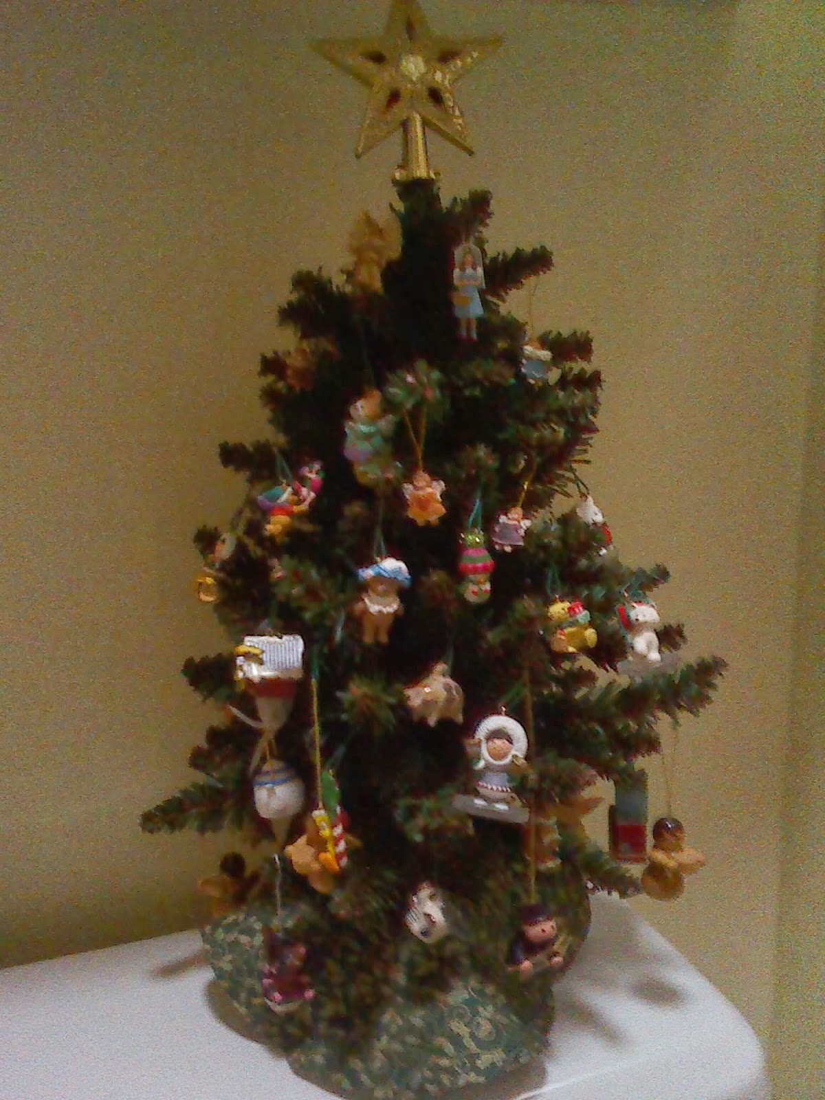 Rose Rambling: It's beginning to look alot like Christmas!