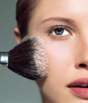 Centro Dermatologico Anti Acne Come Nascondere I Brufoli Col Make Up