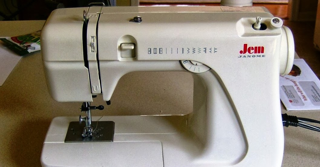 Vintage Sewing Machines Janome Jem 639 and My New Favorite Cleaning Aid