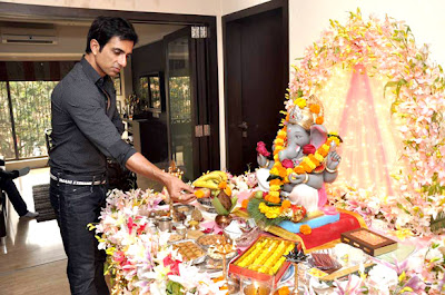 Sonu Sood Celebrates Ganesh Festival Images