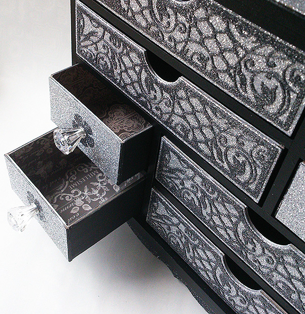 Doda's Creative Wanderings Glittered drawer unit