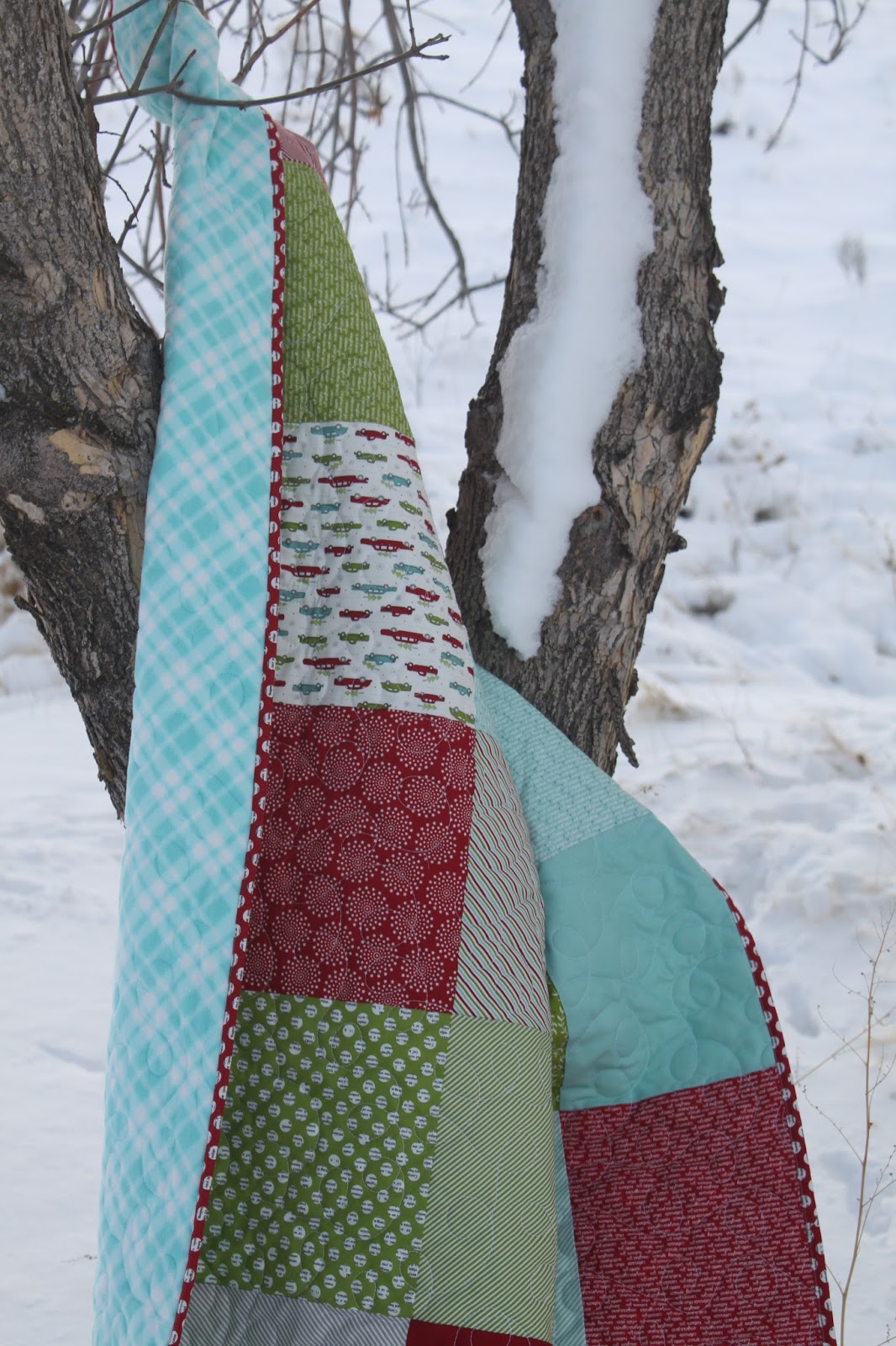 Stitch by Stitch easy layer cake Christmas quilt...