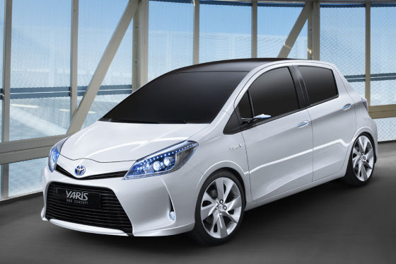 TOYOTA-YARIS-HYBRID-photo%2B(3).jpg