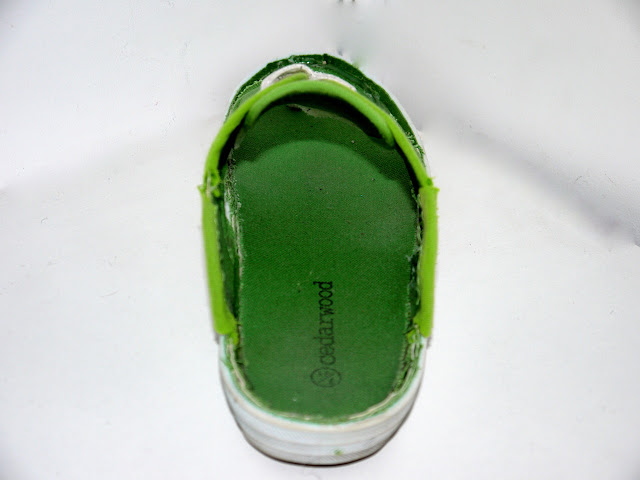 Upcycling: tênis vira chinelo