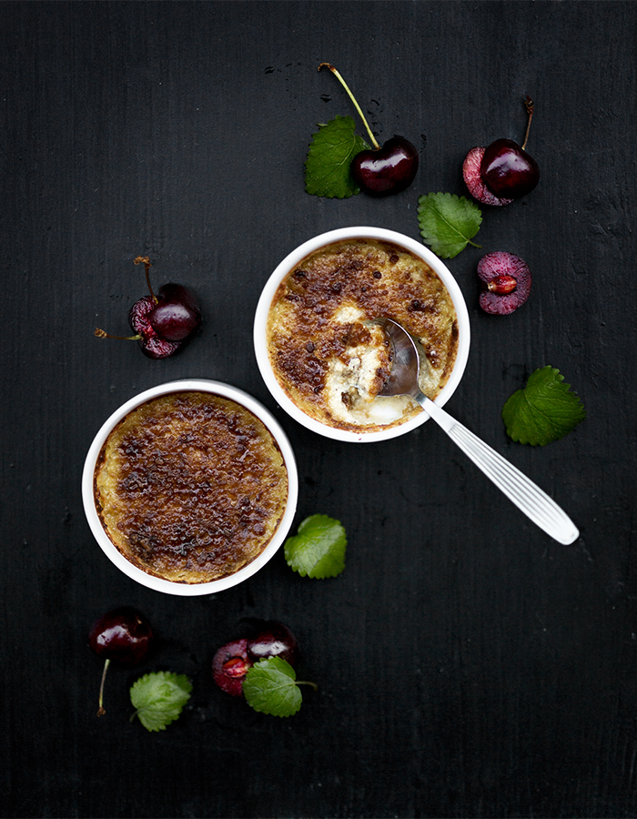 dairy free crème brûlée photo by Kreetta Järvenpää www.gretchengretchen.com dairy free crème brûlée photo by Kreetta Järvenpää www.gretchengretchen.com
