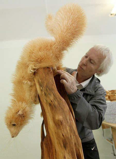 " دار الفن " Amazing+Animals+Art+Made+of+Wood+10