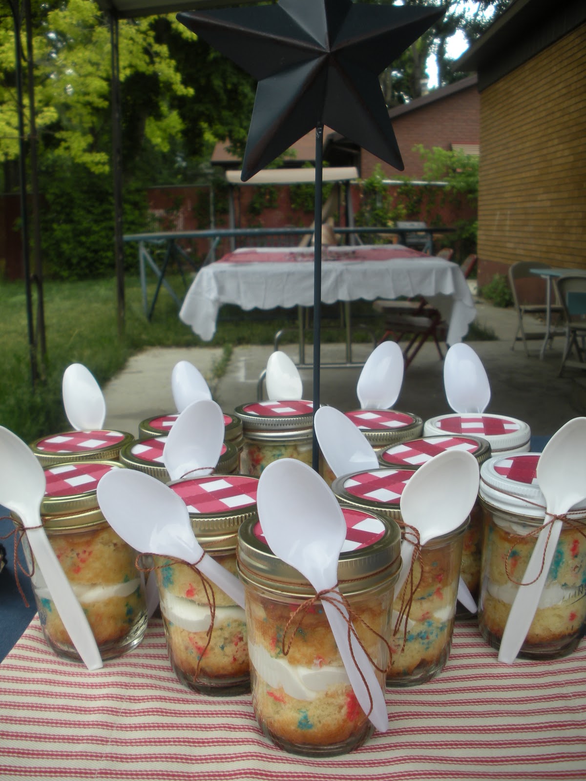 The American Homemaker Mason Jar Cakes