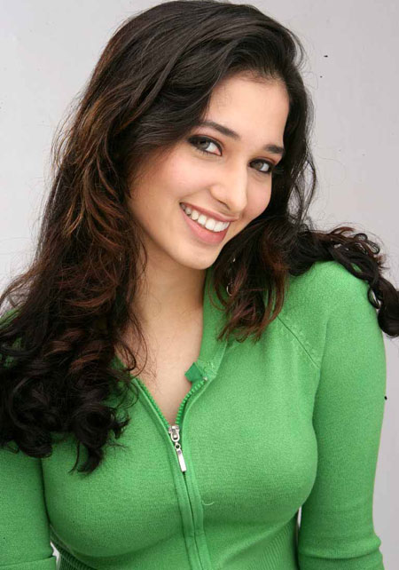 Rajni Hot