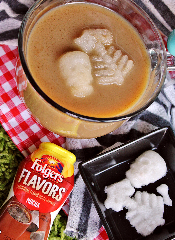 #RemixYourCoffee with new Folgers Flavors in Hazelnut, Vanilla, Mocha, or Caramel. Just add a squirt for instant flavor in any coffee beverage! #IC (ad)