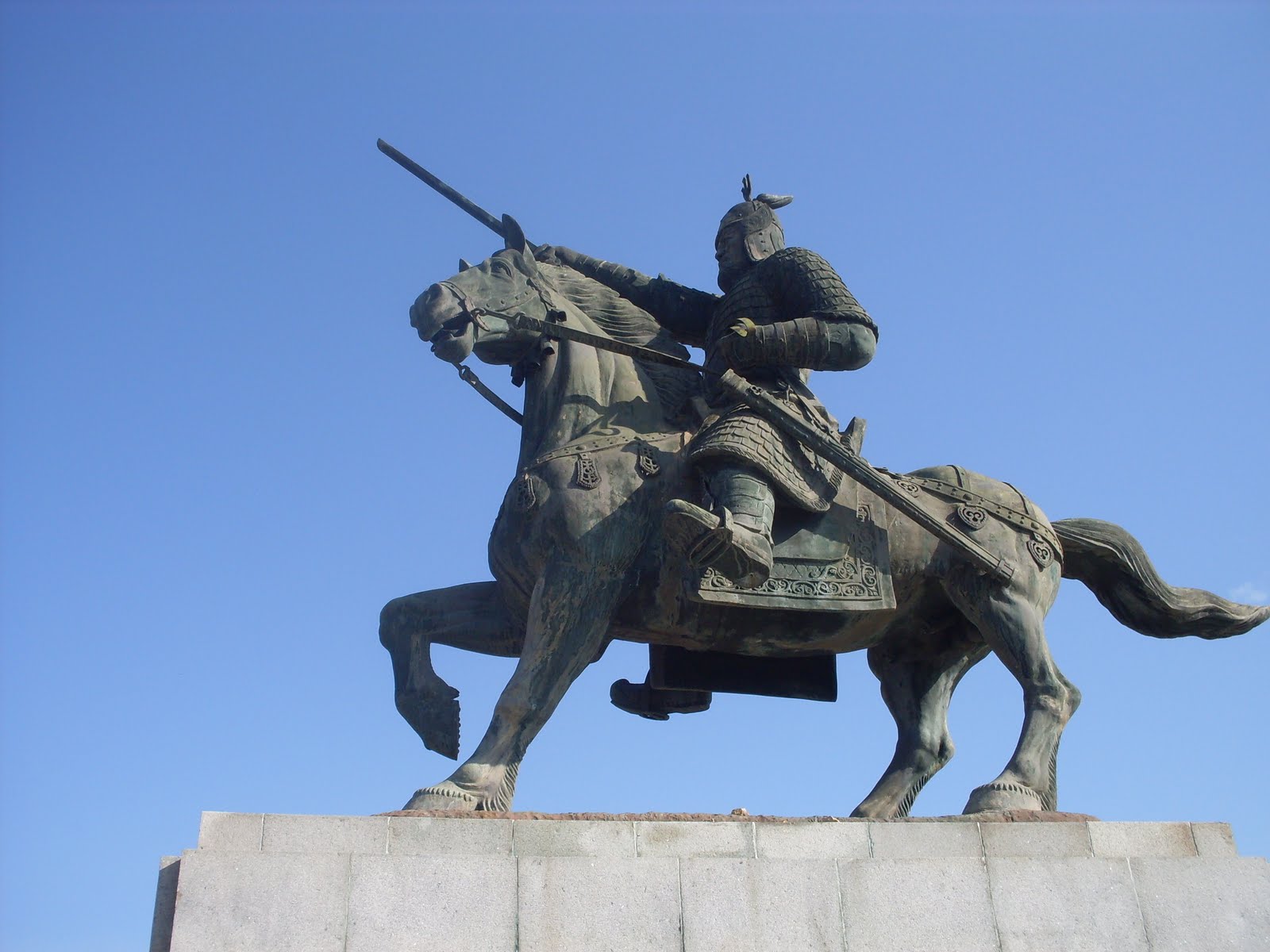 Unique Ulsan: General Kim Yu Shin's statue
