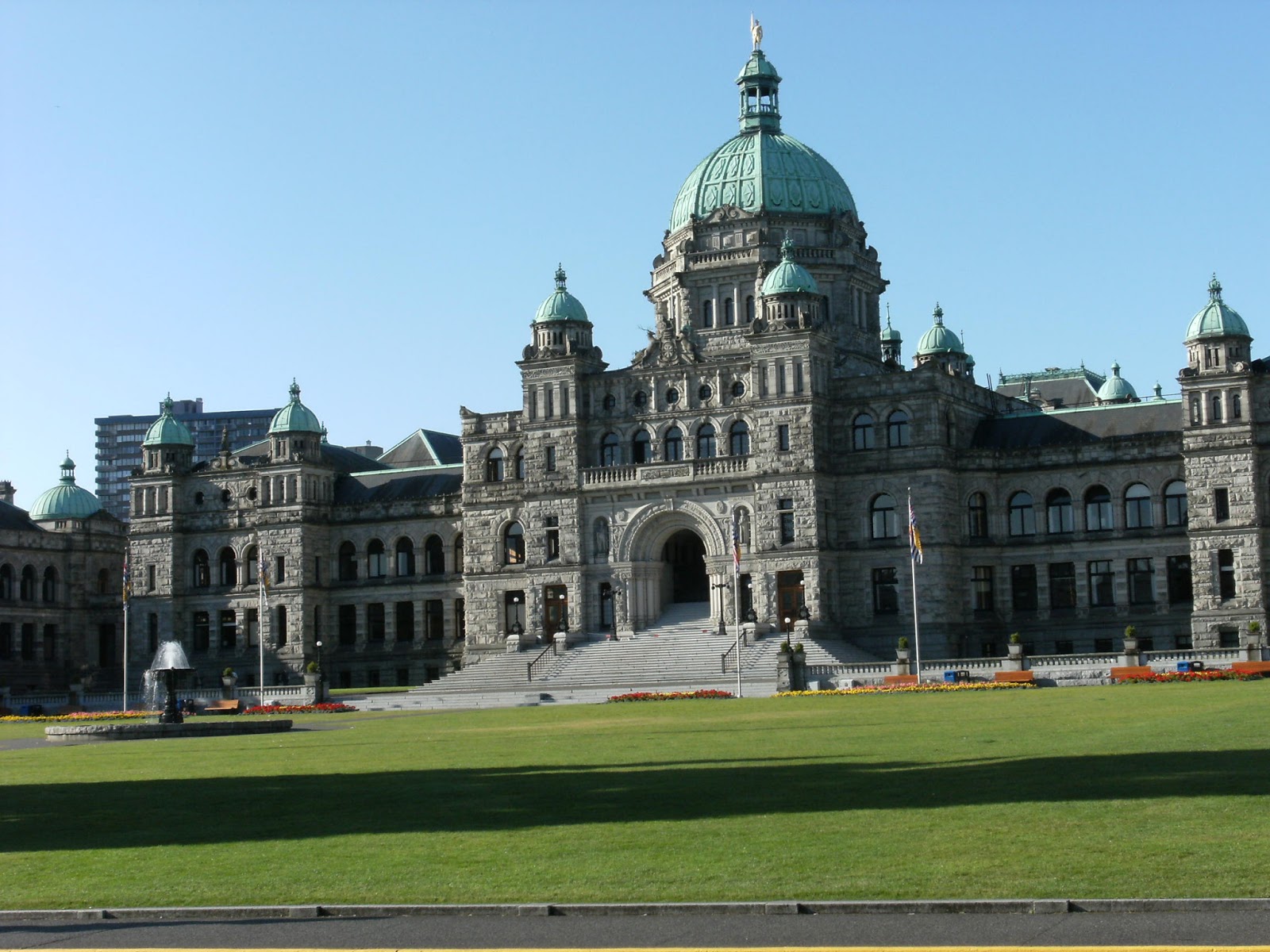 RV and Me Hit the Road Victoria, BC The Downtown Parliament and