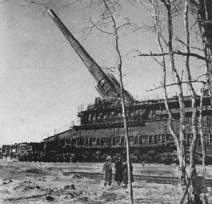 Schwerer Gustav, The 80-cm-Kanone (E) was a massive railway…