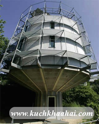10 Homes that Defy Gravity