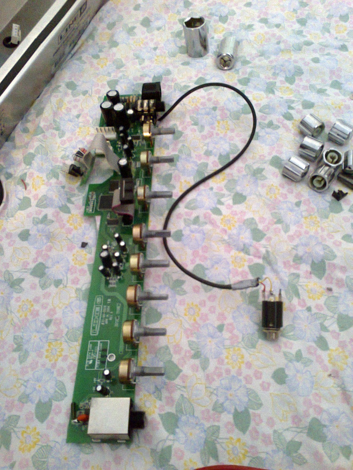 Here are a few pictures of the spider II 30 amp: (click to enlarge)