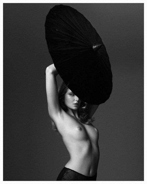 Eniko hart nude - 🧡 Голые белокожие девушки (90 фото) - порно фото.