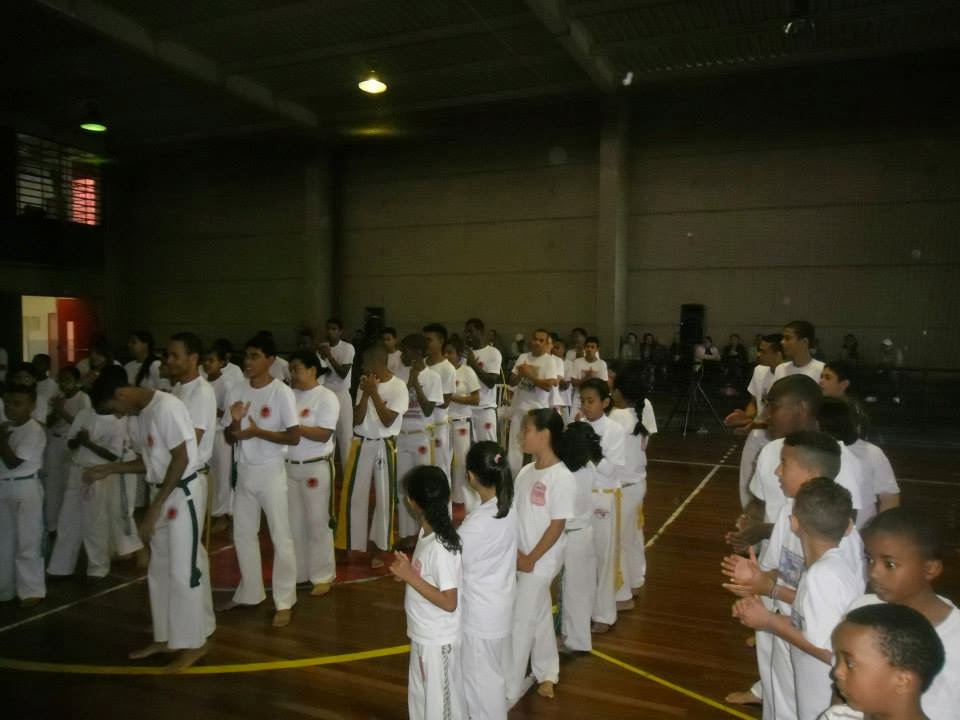 Atletas da II Copa Campo limpo de Capoeira 2013