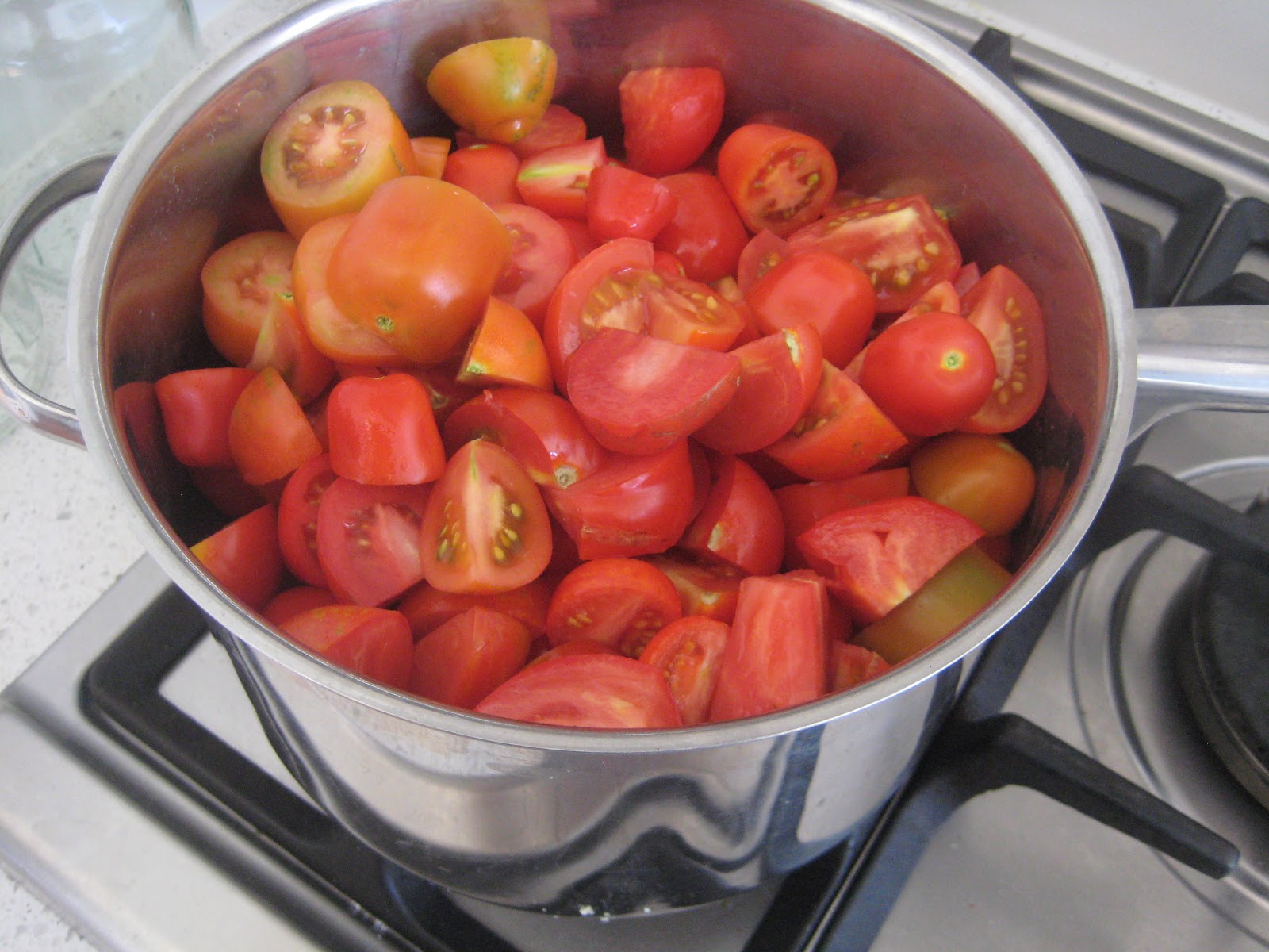 Easy Peasy Tomato Passata, From Tomatoes You May Have Lying Around at Home