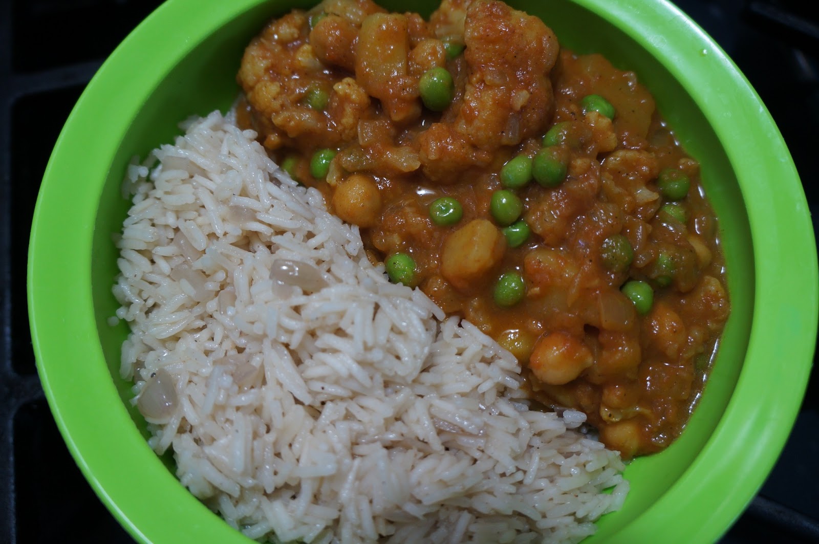 Cooking with SAHD IndianStyle Curry with Potatoes, Cauliflower, Peas