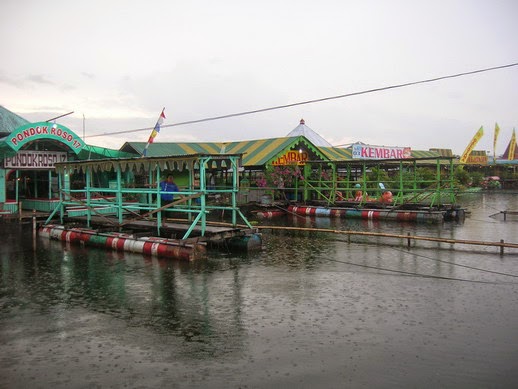 Gambar Warung Apung di Rowo jombor Gambar Warung Apung di Rowo jombor
