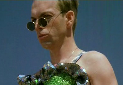 Hai da spicciare? — Hugo Weaving, “The Adventures of Priscilla