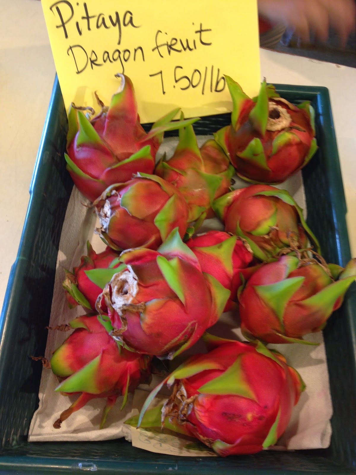 Blogging Banana Joe's Fruit Stand Kauai Dragonfruit Season