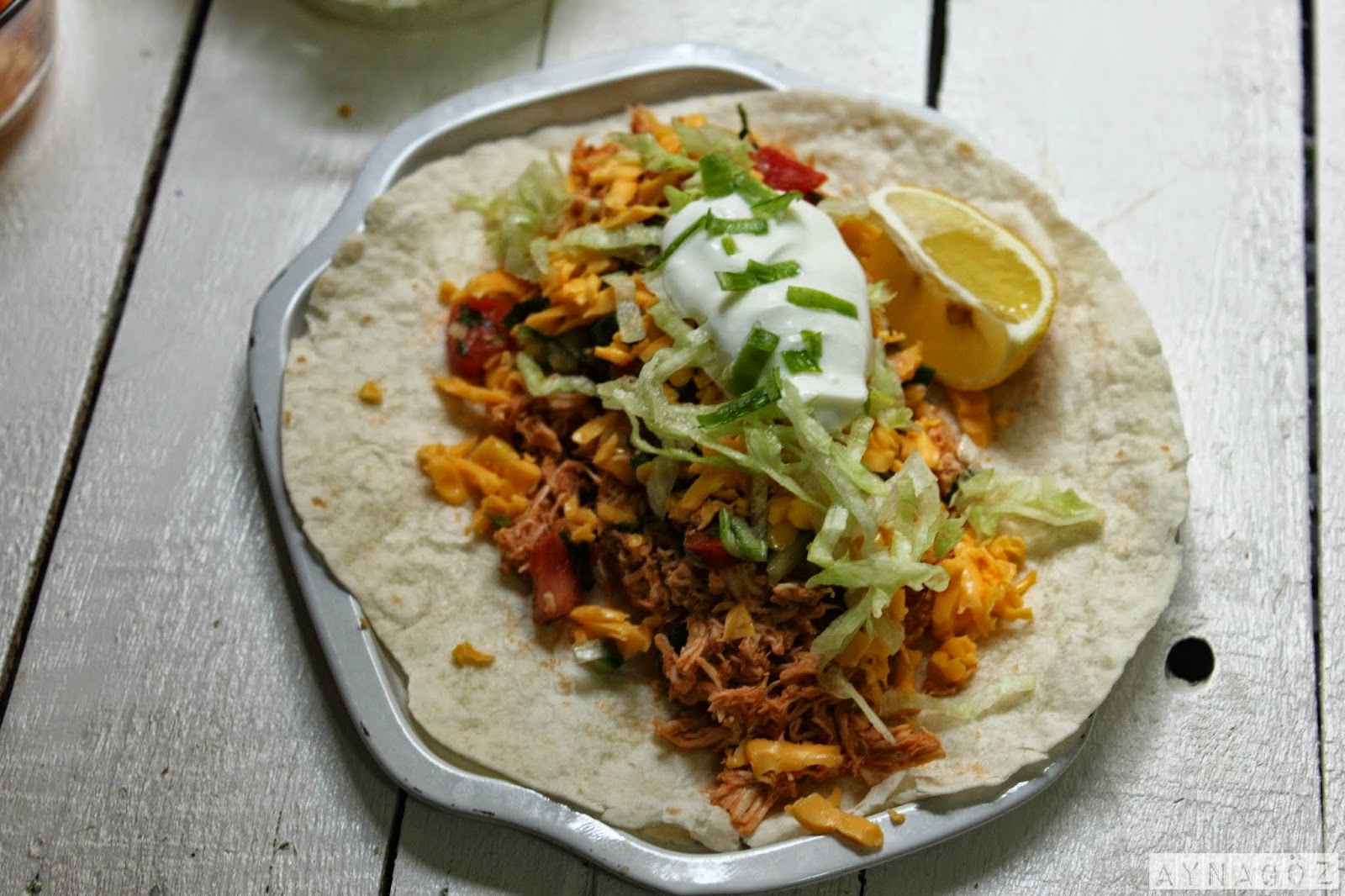 Tavuk salatalı mısırlı taco tarifi Tavuk salatalı mısırlı taco tarifi