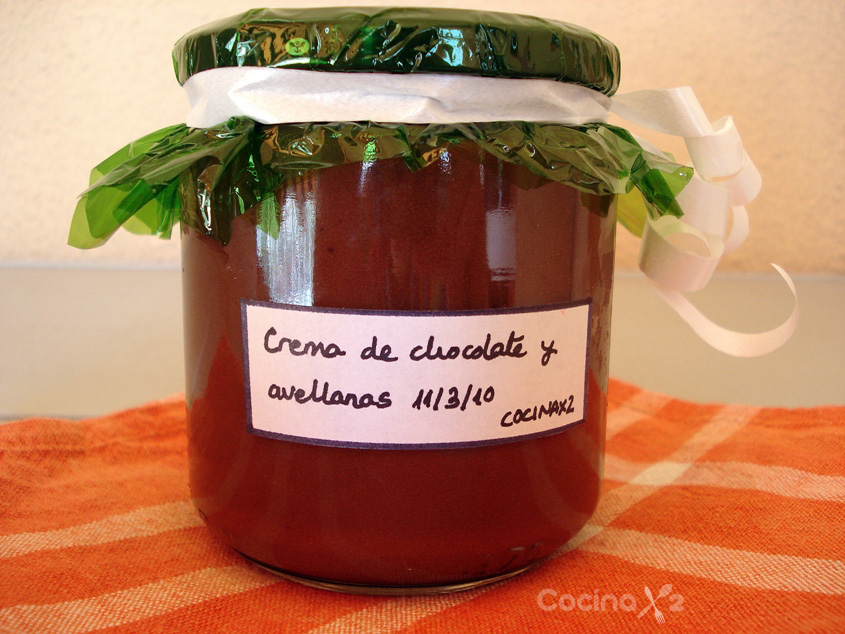 Cocinax2. Las recetas de Laurita.: Crema de chocolate y avellanas
