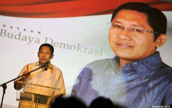 Anas-Urbaningrum Anas-Urbaningrum-Tersangka