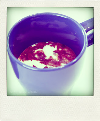 Tazza di cioccolata calda con panna