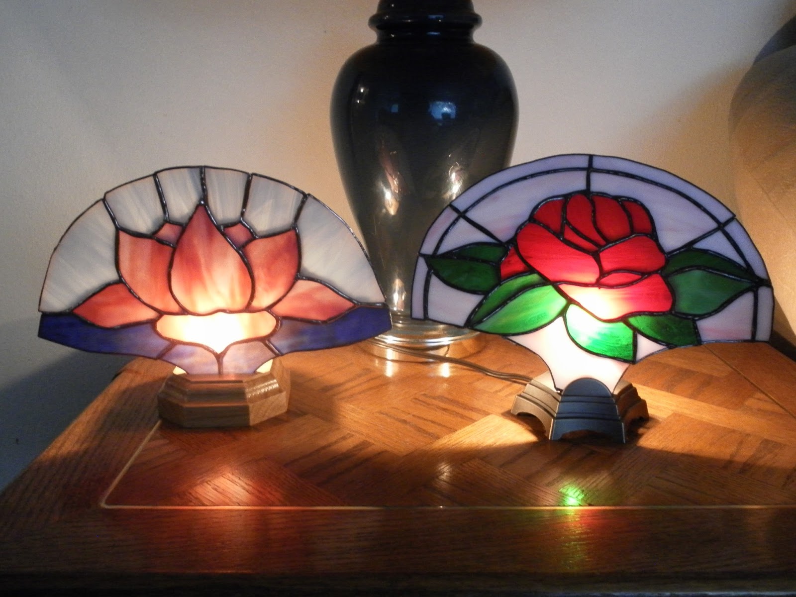 It's a Beadiful Day: Lotus Stained Glass Fan Lamp